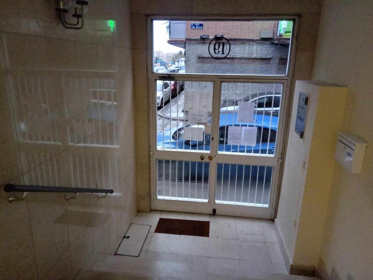 Residencia 12 Octubre Bed and Breakfast Μαδρίτη Εξωτερικό φωτογραφία