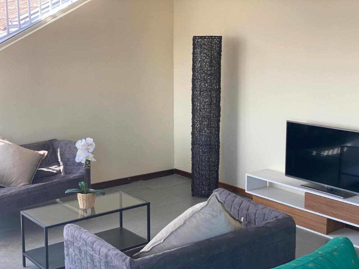 Residencia 12 Octubre Bed and Breakfast Μαδρίτη Εξωτερικό φωτογραφία
